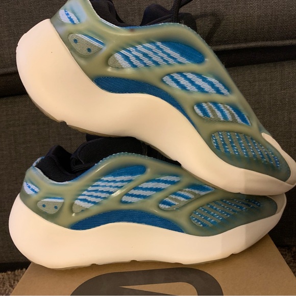 Yeezy by adidas size 6 - Picture 5 of 6